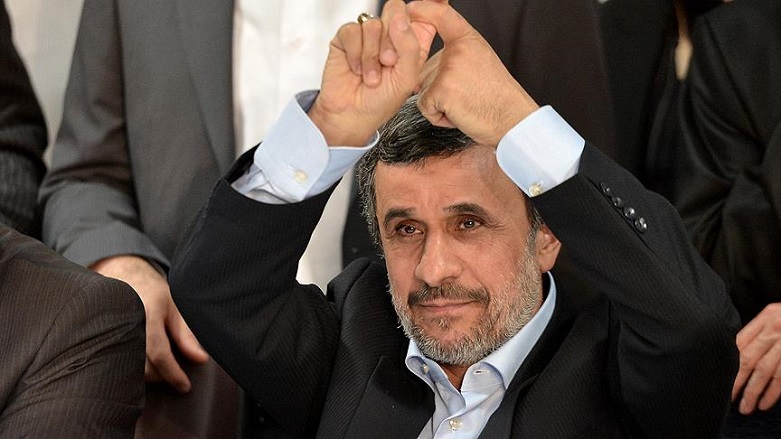 Ahmedinejad'dan yardımcılarının tutuklanmasına protesto